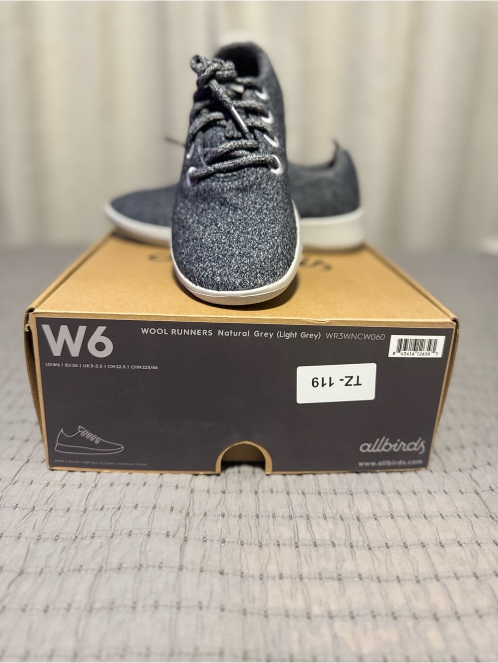 Allbirds Wool Runners, Natural Grey, Women's 6, New in Box - Picture 2 of 7